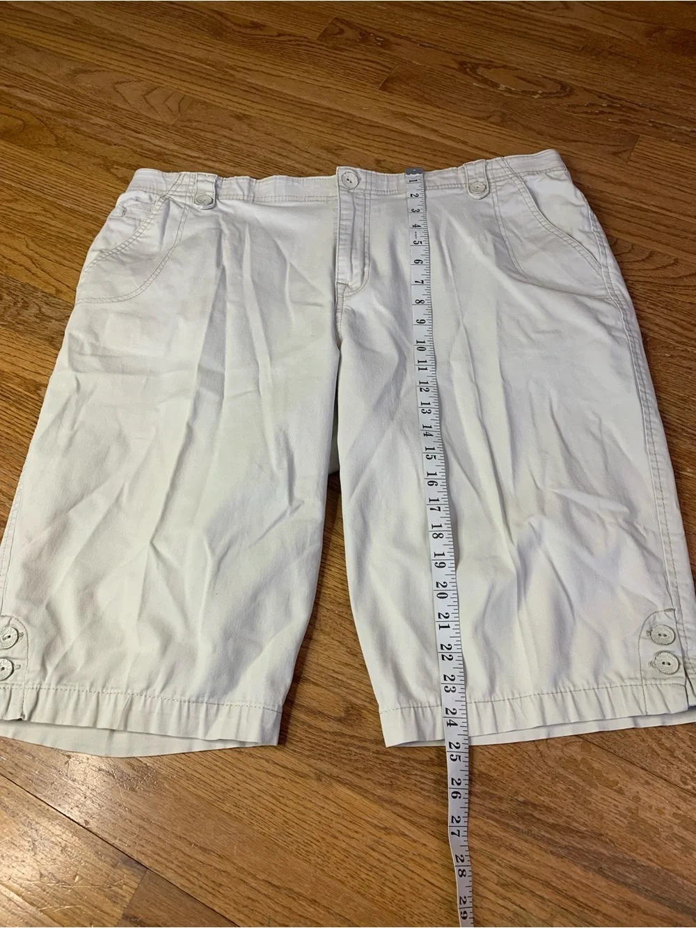 Gloria Vanderbilt Khaki Bermuda Shorts - Women's Plus Size 18W - Picture 4 of 7